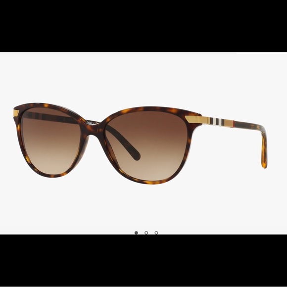 Beautiful Burberry sunglasses new in case Gorgeous set - Picture 10 of 14